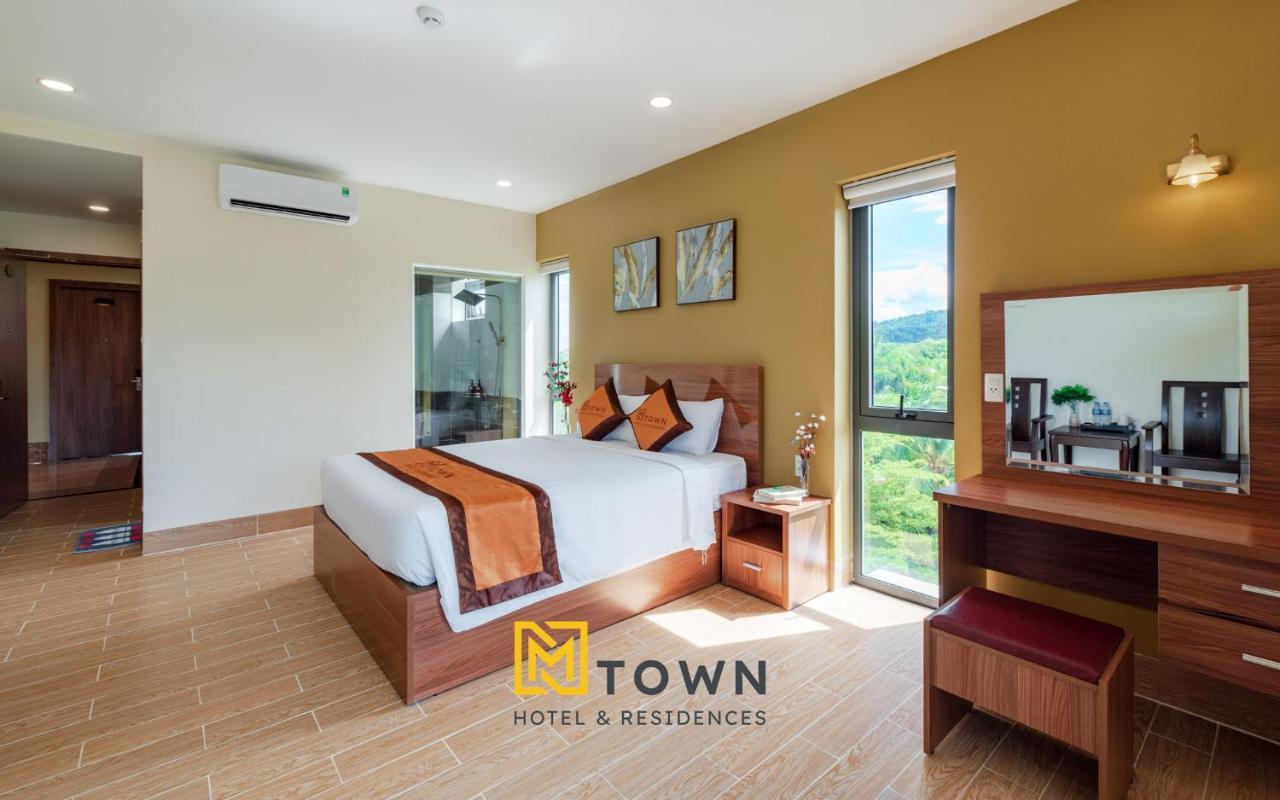 Mtown Hotel & Residences Phu Quoc - Long Beach Centre Kültér fotó